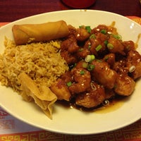 Photo prise au Abacus Inn Chinese Restaurant par Andrew le7/27/2014