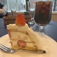 Photo taken at Fujiya Restaurant by bonyarinko on 5/19/2023