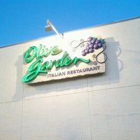 Photo taken at Olive Garden by Kham S. on 9/19/2012