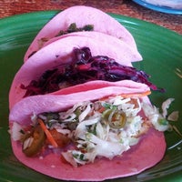 10/26/2012 tarihinde Anisha B.ziyaretçi tarafından Twisted Taco'de çekilen fotoğraf