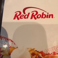 Photo taken at Red Robin Gourmet Burgers and Brews by Richard P. on 7/24/2022