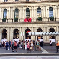 H M Clothing Store In Melbourne Cbd