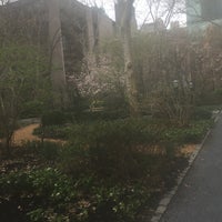 Photo taken at Tudor City Park South by Lavon on 4/15/2019