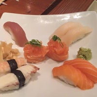 Foto diambil di Sushi Temakeria Doo Doo oleh Davo pada 3/29/2016