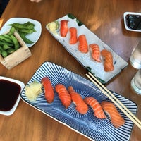 Foto tirada no(a) Masu Sushi por Tanya L. em 9/4/2018
