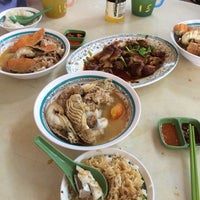 Photo taken at Yan Ji Seafood Soup by James on 4/30/2014