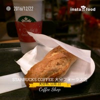 Photo taken at Starbucks Coffee 大分フォーラス店 by Kenji A. on 12/22/2016