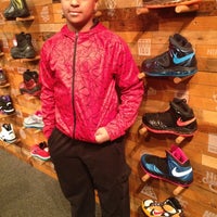 sneaker villa broad street