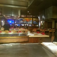 Foto tirada no(a) Kanki Japanese House of Steaks &amp;amp; Sushi por Tammie D. em 12/20/2016