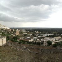 Das Foto wurde bei Ostuni Palace Hotel von Byron S. am 4/29/2014 aufgenommen