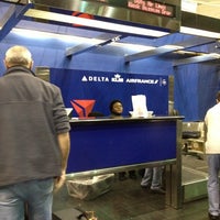Photo taken at Delta Check-In by Gregg on 11/11/2012