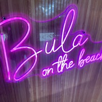 Foto tirada no(a) Bula on the Beach por Liz C. em 3/26/2024