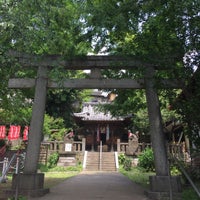 Photo taken at 烏森稲荷神社 by micafrutto on 4/30/2016