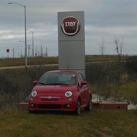 รูปภาพถ่ายที่ Bergstrom FIAT of Milwaukee โดย R.L. L. เมื่อ 11/24/2012