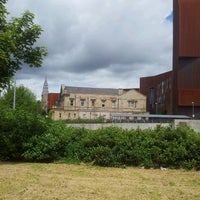 Photo prise au Old Broadcasting House par Pollyanna A. le6/13/2013