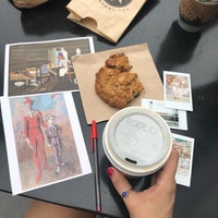 9/15/2018 tarihinde Gulnaraziyaretçi tarafından United By Blue Coffeehouse and Clothier'de çekilen fotoğraf