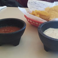 Foto scattata a 3 Amigos Mexican  Restaurant da Rufus S. il 12/19/2014