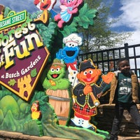 รูปภาพถ่ายที่ Sesame Street Forest of Fun โดย Johnika D. เมื่อ 4/20/2019