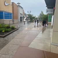 Photo taken at Toronto Premium Outlets by Carl Efraime L. on 5/17/2024