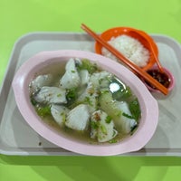 Photo taken at Han Kee Fish Soup by Bee Kwang L. on 12/18/2023