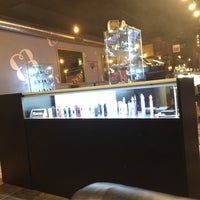 Photo taken at Vape312 River West by Hamz4wy S. on 11/9/2016