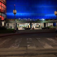 Foto tirada no(a) Pacific Design Center por -M. O. em 9/2/2021