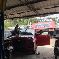 Photo taken at Pasar Mobil Kemayoran by Dianella on 8/26/2021