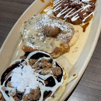 Photo taken at Snooze, an A.M. Eatery by Anthony P. on 11/30/2021