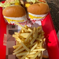 Photo taken at In-N-Out Burger by Jessica L. on 1/14/2022