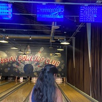 Foto diambil di Mission Bowling Club oleh Jessica L. pada 9/3/2023