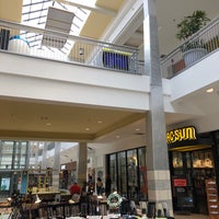 Foto scattata a St. Clair Square Mall da Zachary B. il 4/9/2019