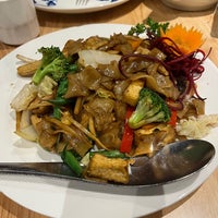 Photo taken at Thai Idea Vegetarian Restaurant by Zachary B. on 9/11/2022