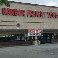 Photo taken at Harbor Freight Tools by Javier C. on 8/13/2016