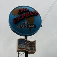 Photo taken at Oil Express by Javier C. on 9/21/2012