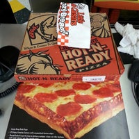 Photo taken at Little Caesars Pizza by Javier C. on 7/26/2013