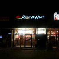 Photo taken at Pizza Hut by Javier C. on 1/22/2013