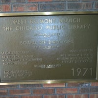รูปภาพถ่ายที่ Chicago Library - West Belmont โดย Javier C. เมื่อ 11/14/2012