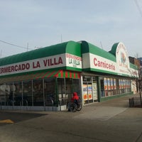 Photo taken at Supermercado La Villa by Javier C. on 12/1/2012