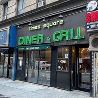 รูปภาพถ่ายที่ Times Square Diner โดย Bruce C. เมื่อ 10/21/2022