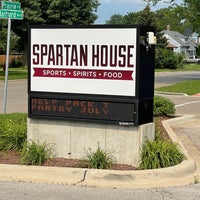 รูปภาพถ่ายที่ Spartan House โดย Bruce C. เมื่อ 7/18/2021