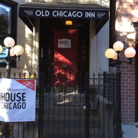 Снимок сделан в Old Chicago Inn пользователем Bruce C. 10/17/2015