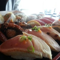 5/31/2014 tarihinde Elle M.ziyaretçi tarafından Sushi Ginza Restaurant'de çekilen fotoğraf
