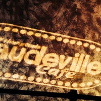 รูปภาพถ่ายที่ Vaudeville Cafe โดย Jackson R. เมื่อ 11/23/2013