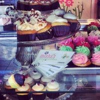 Foto tomada en Misha&amp;#39;s Cupcakes  por VISIT FLORIDA Entertainment &amp;amp; Luxury Insider el 12/20/2012