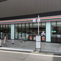 Photo taken at 7-Eleven by ゆっくり桃栗だぜ on 6/27/2020
