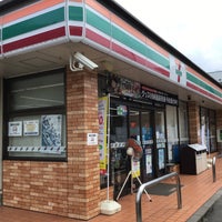 Photo taken at 7-Eleven by ゆっくり桃栗だぜ on 7/21/2019