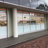 Photo taken at 7-Eleven by ゆっくり桃栗だぜ on 1/10/2020