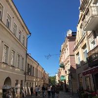 Das Foto wurde bei Pilies gatvė von Vanessa M. am 6/20/2018 aufgenommen