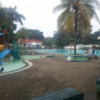 Kolam Renang Puri Nirwana Cibinong Pool