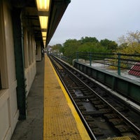 Photo taken at MTA Subway - Parkchester (6) by Curtis R. on 10/9/2017